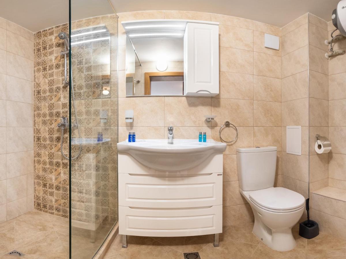 Deluxe And Central Garden Apartment Varna Exterior foto