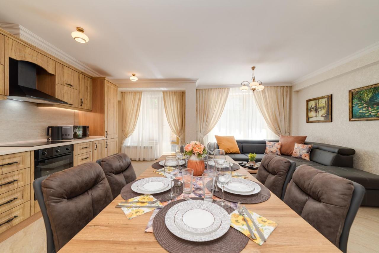 Deluxe And Central Garden Apartment Varna Exterior foto