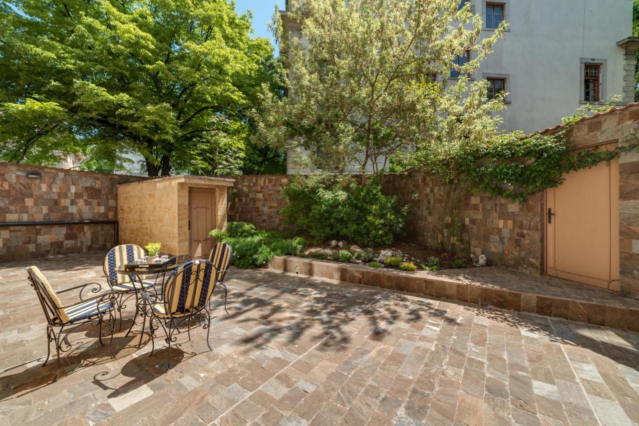Deluxe And Central Garden Apartment Varna Exterior foto